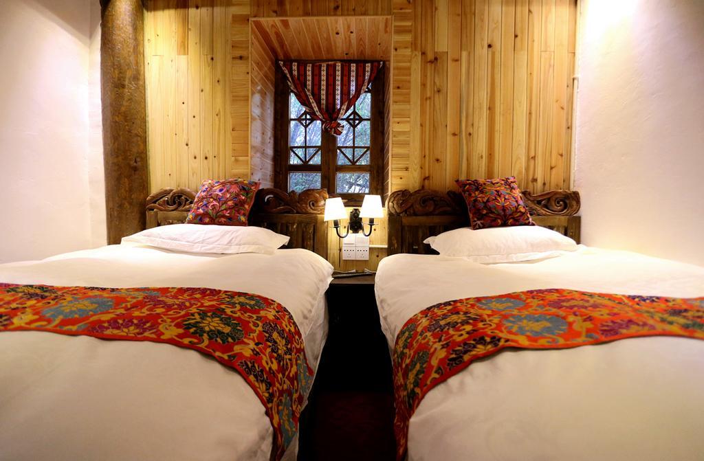 Shangri-La Mid - Mountain Homestay Exterior foto