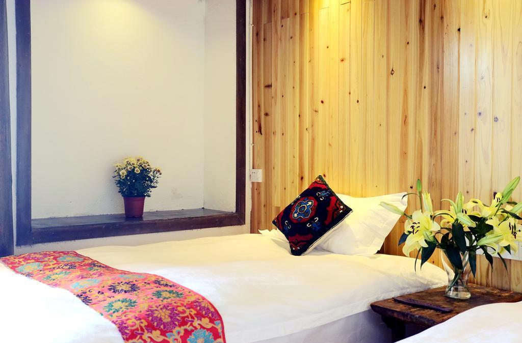 Shangri-La Mid - Mountain Homestay Exterior foto